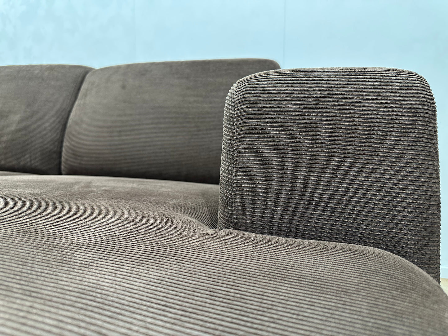 Bruine Ribstof Hoekbank ~ Vaste Kussens