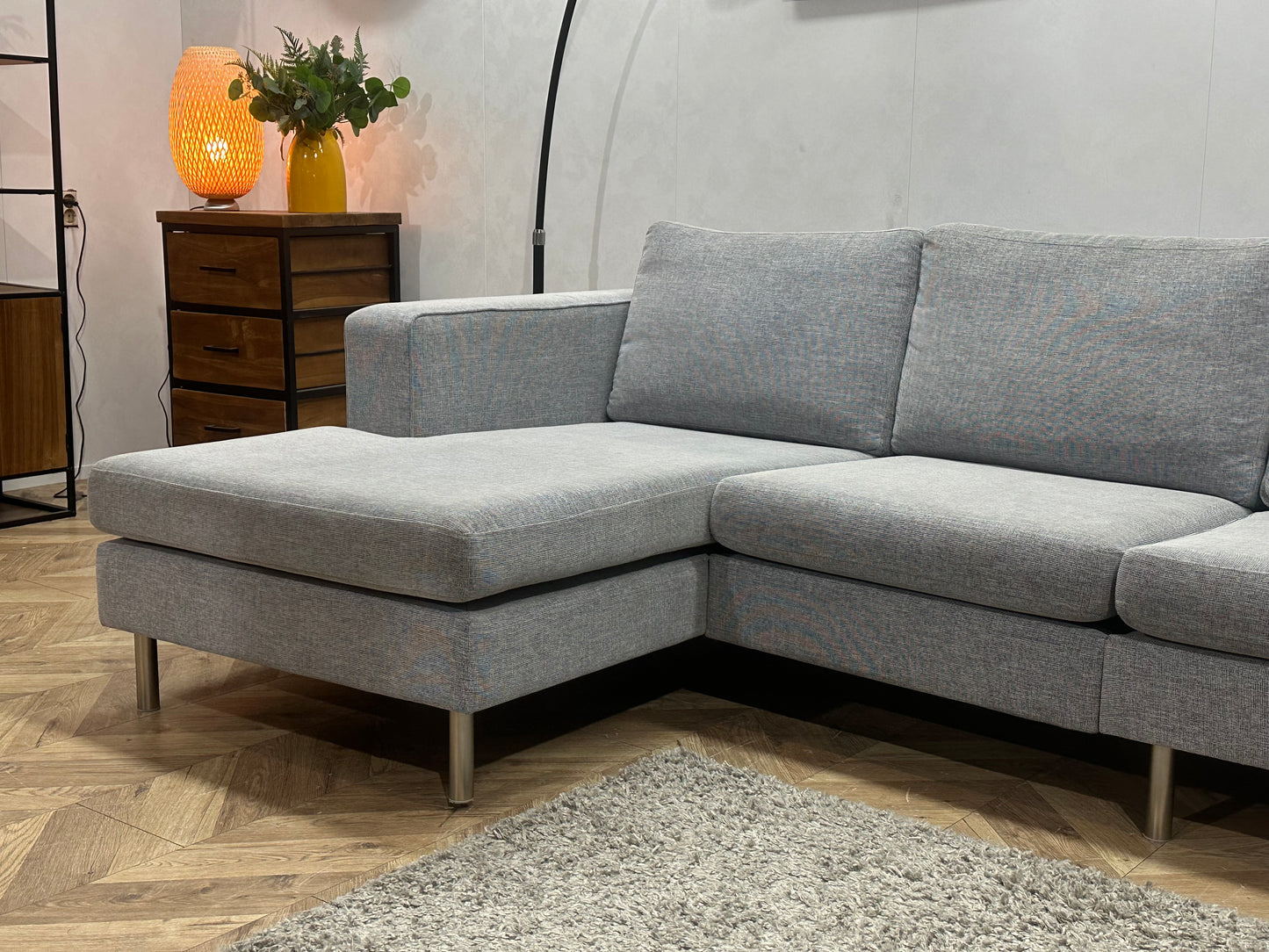 Licht Grijze Design Hoekbank Inc Hocker ~ Losse Kussens Met Afneembare Hoezen