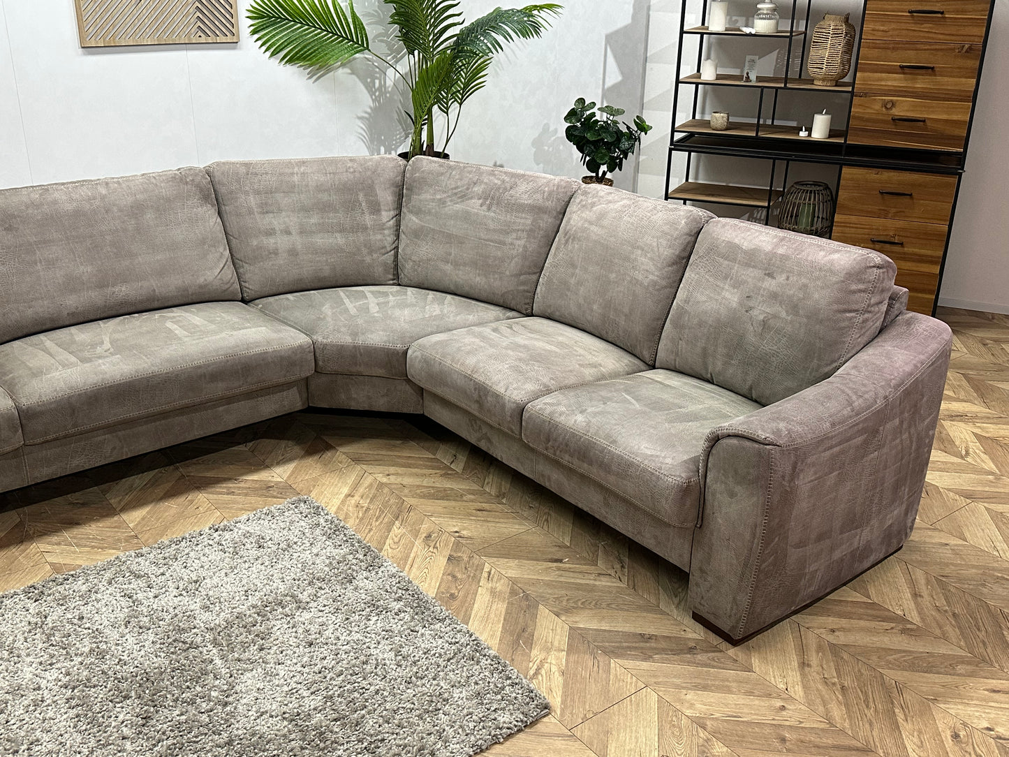 Grijze Suède Stoffen Hoekbank ~ Vaste Kussens