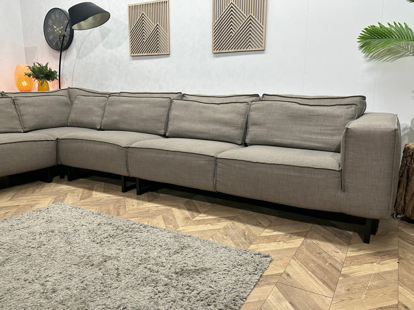 Taupe Ruime Hoekbank Inc Hocker ~ Meerdere Opstellingen