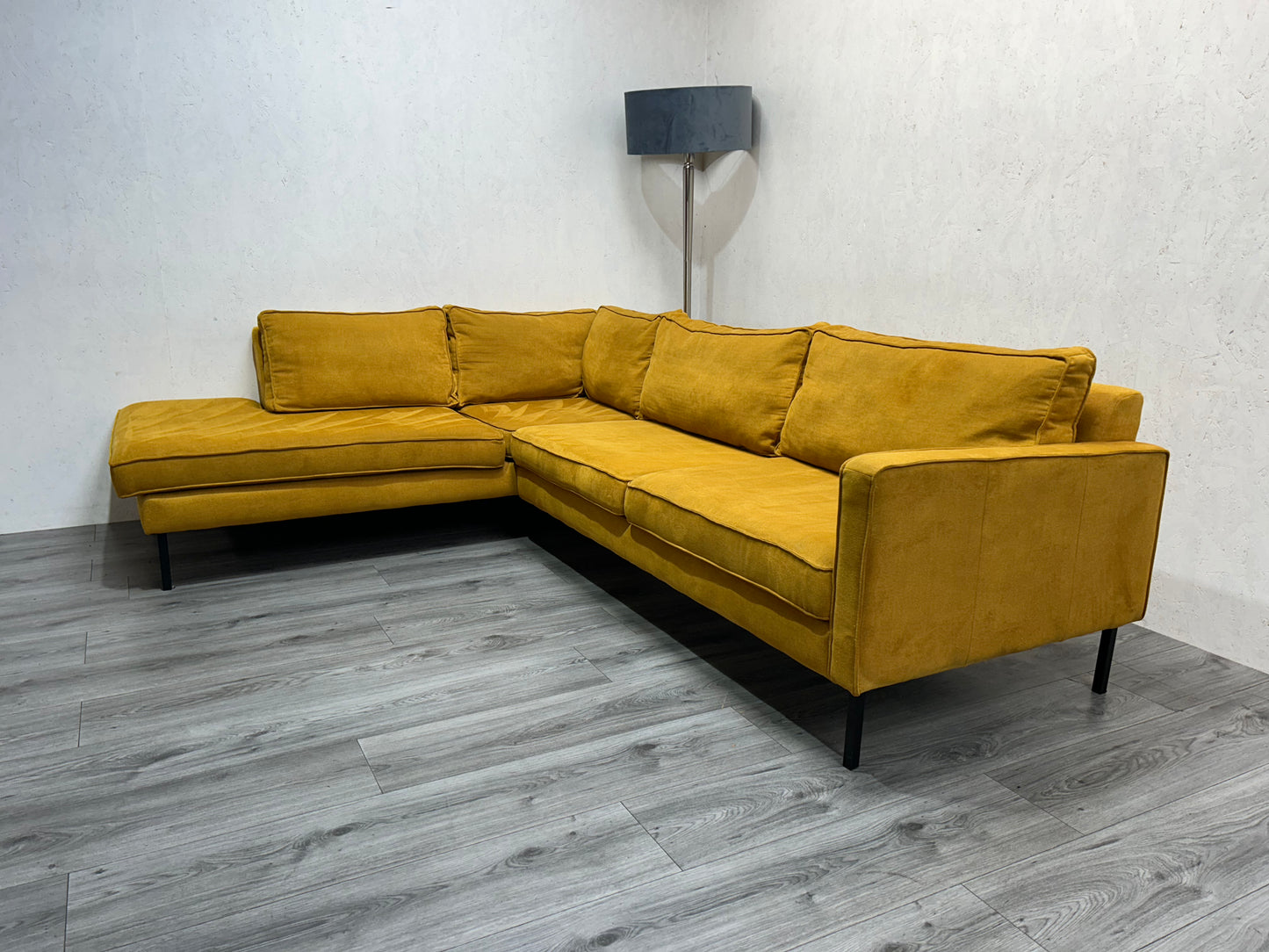 Oker Gele Velvet Hoekbank ~ Nieuwstaat