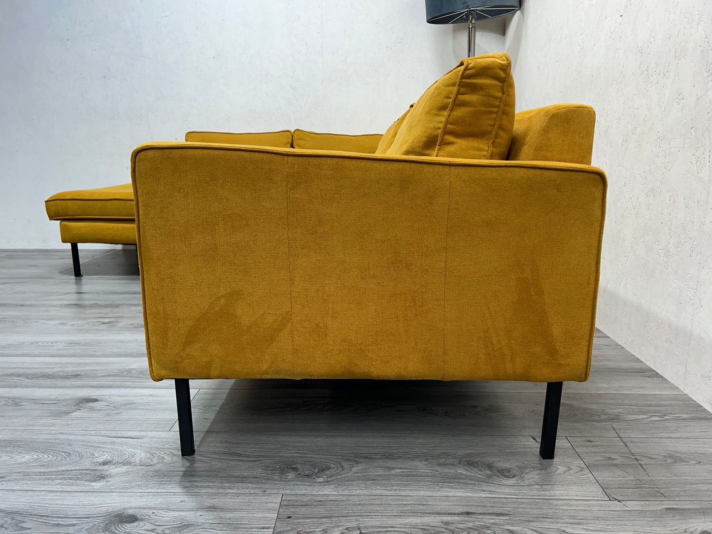 Oker Gele Velvet Hoekbank ~ Nieuwstaat