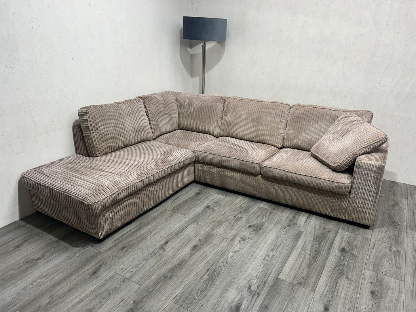 Beige Ribstof Hoekbank ~ Nieuwstaat
