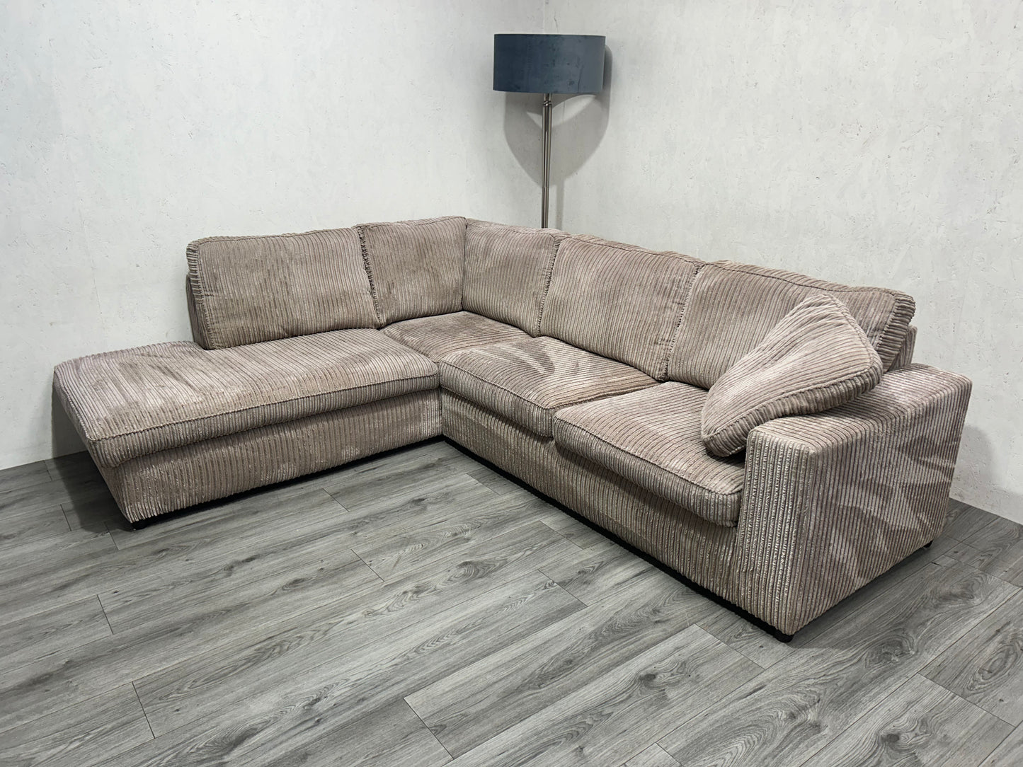 Beige Ribstof Hoekbank ~ Nieuwstaat