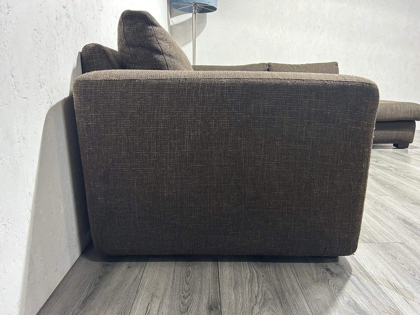 Bruine Hoekbank ~ Losse Rugkussens Met Afneembare Hoezen