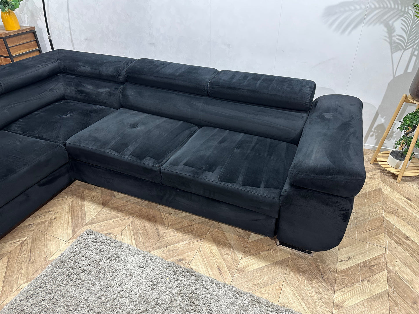Zwarte Velvet Hoekbank ~ Slaapfunctie ~ Verstelbare Hoofdsteunen