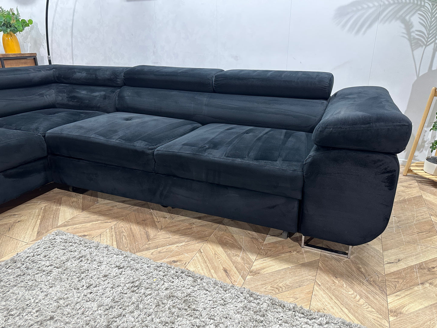 Zwarte Velvet Hoekbank ~ Slaapfunctie ~ Verstelbare Hoofdsteunen