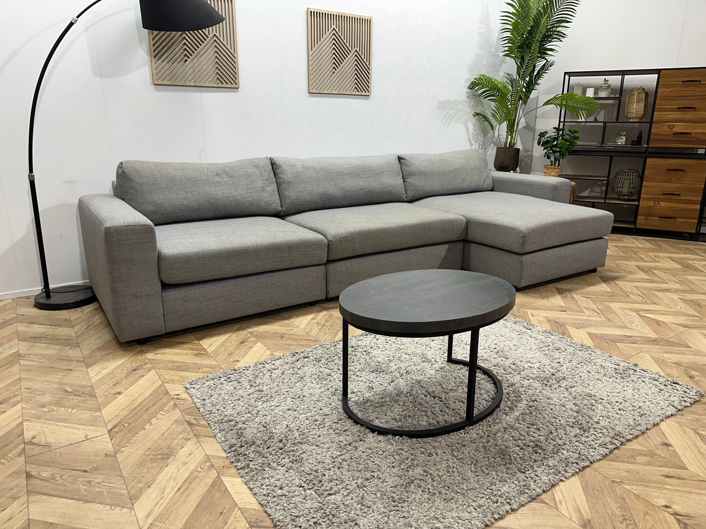 Ruime Grijze Hoekbank ~ Losse Kussens Met Afneembare Hoezen