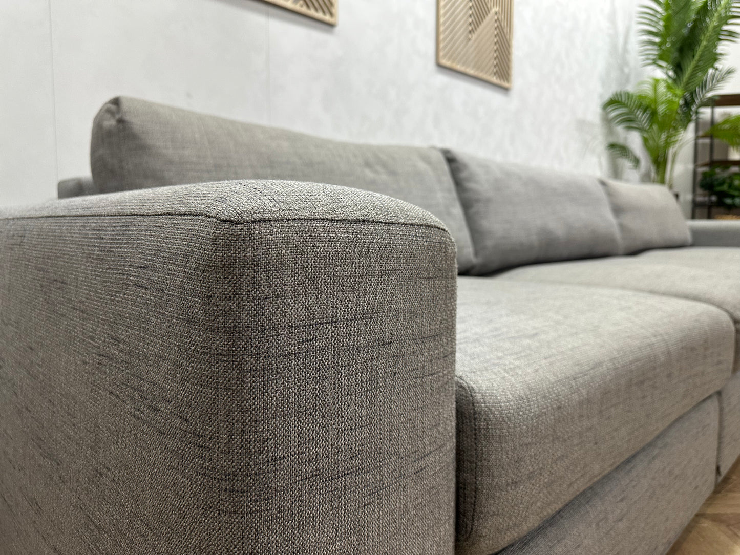 Ruime Grijze Hoekbank ~ Losse Kussens Met Afneembare Hoezen