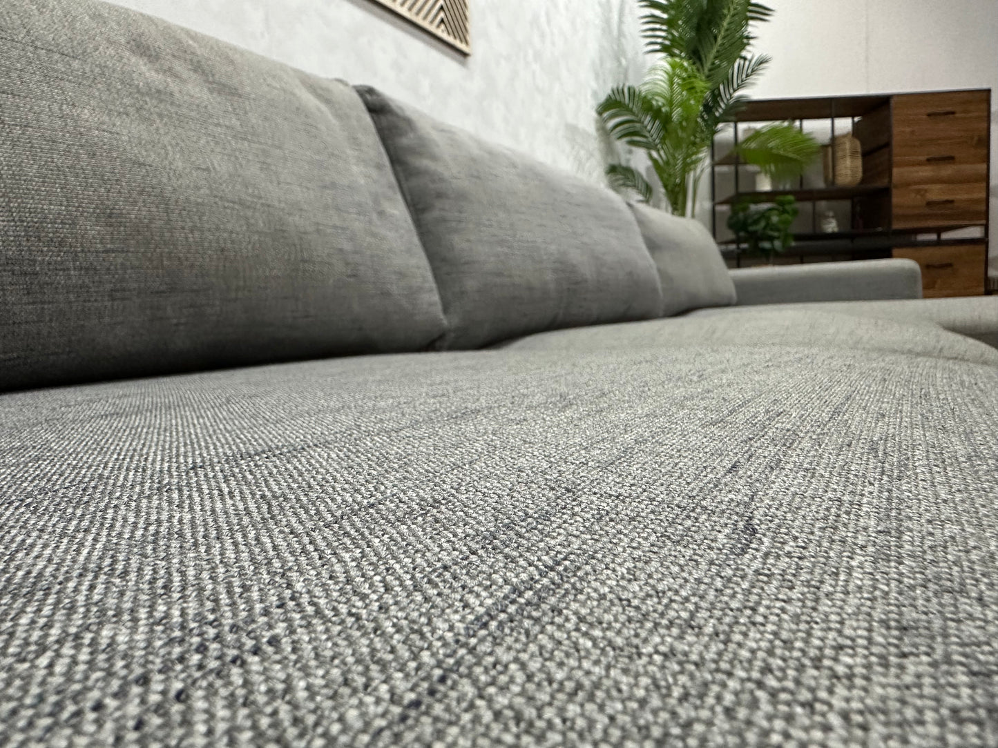 Ruime Grijze Hoekbank ~ Losse Kussens Met Afneembare Hoezen