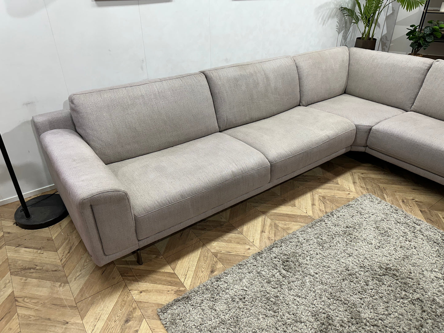 Natuzzi Ruime Licht Grijze Hoekbank ~ Vaste Kussens