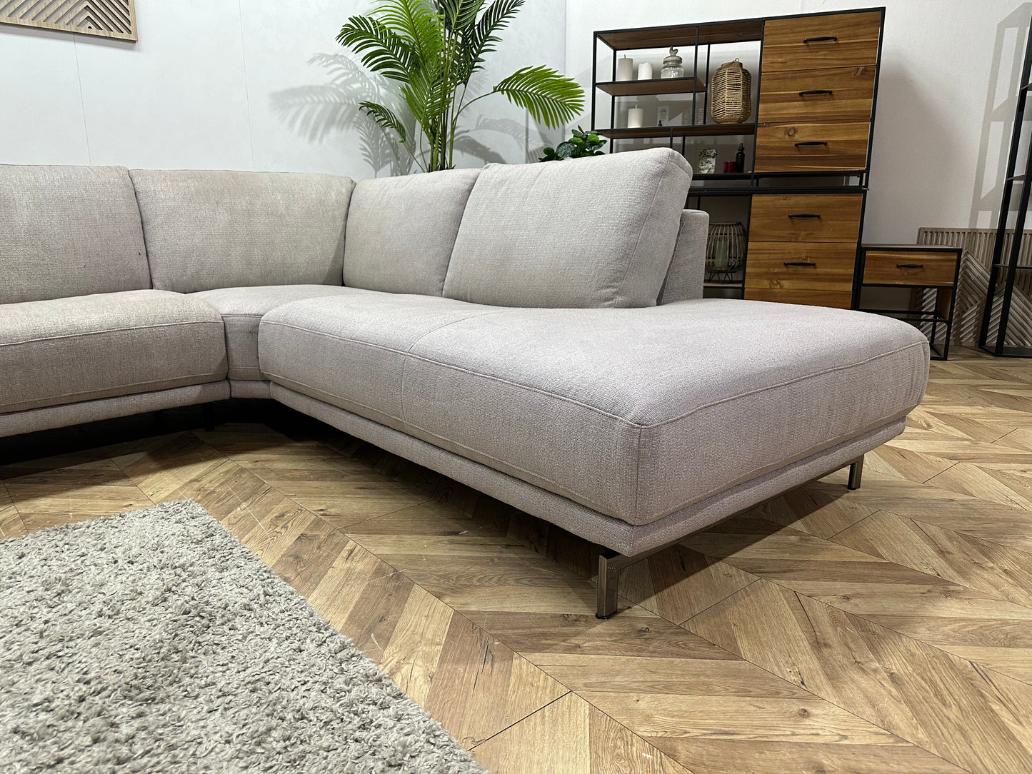 Natuzzi Ruime Licht Grijze Hoekbank ~ Vaste Kussens