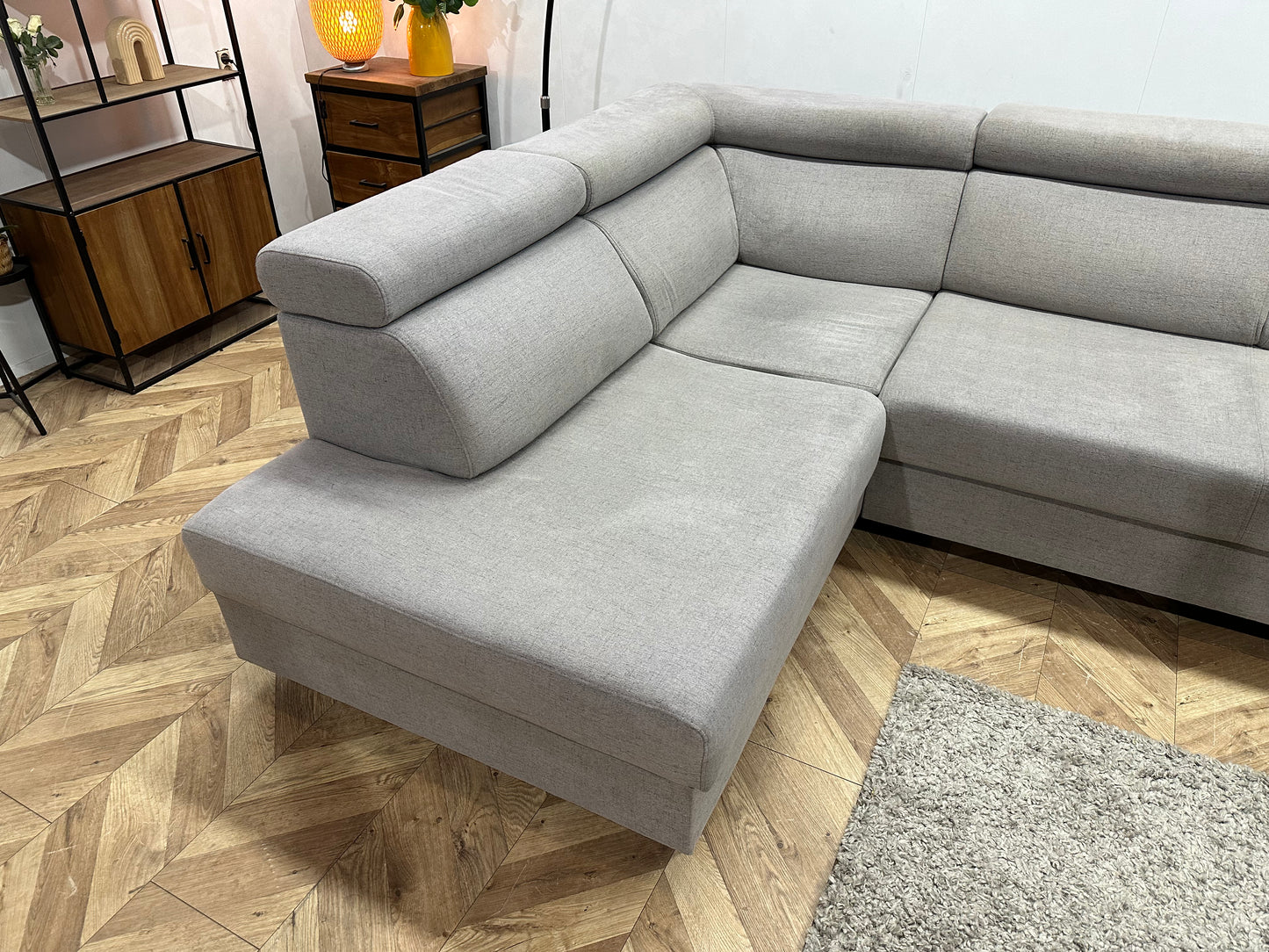 Licht Grijze Hoekbank ~ Slaapfunctie ~ Extra Opbergruimte