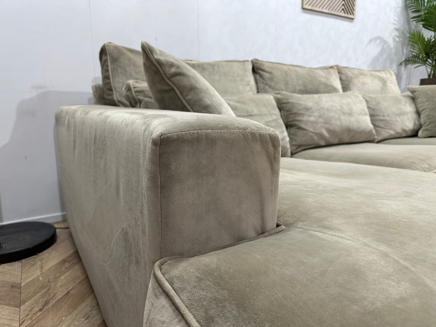 Beige Velvet Hoekbank ~ Losse Kussens Met Afneembare Hoezen