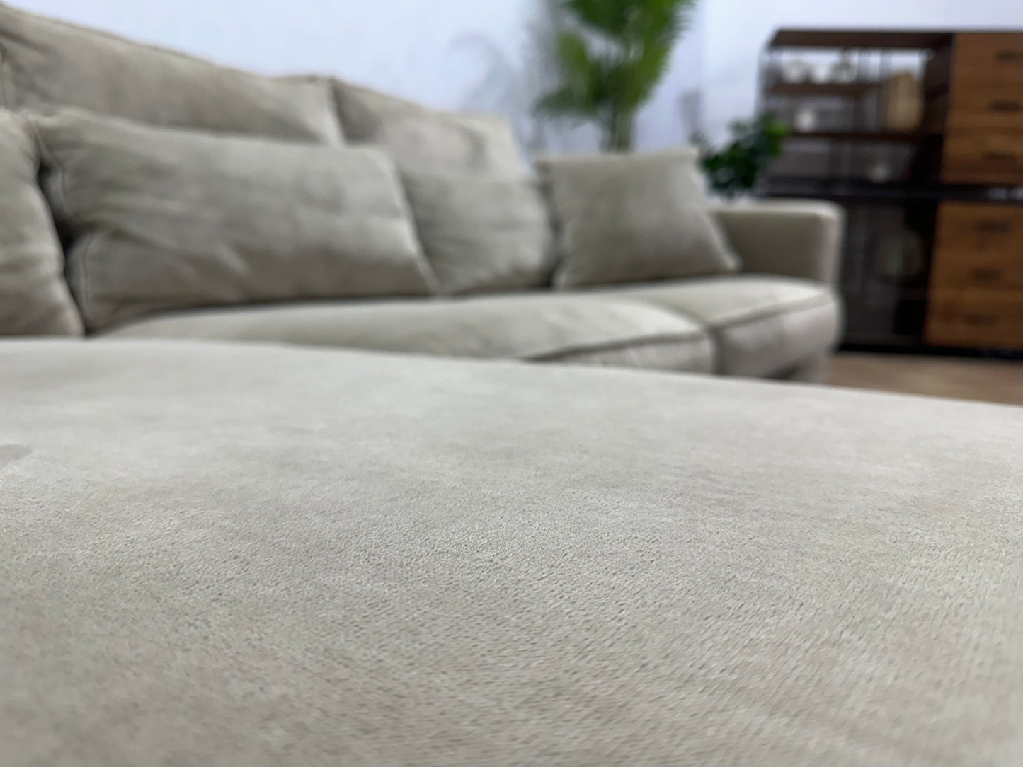 Beige Velvet Hoekbank ~ Losse Kussens Met Afneembare Hoezen