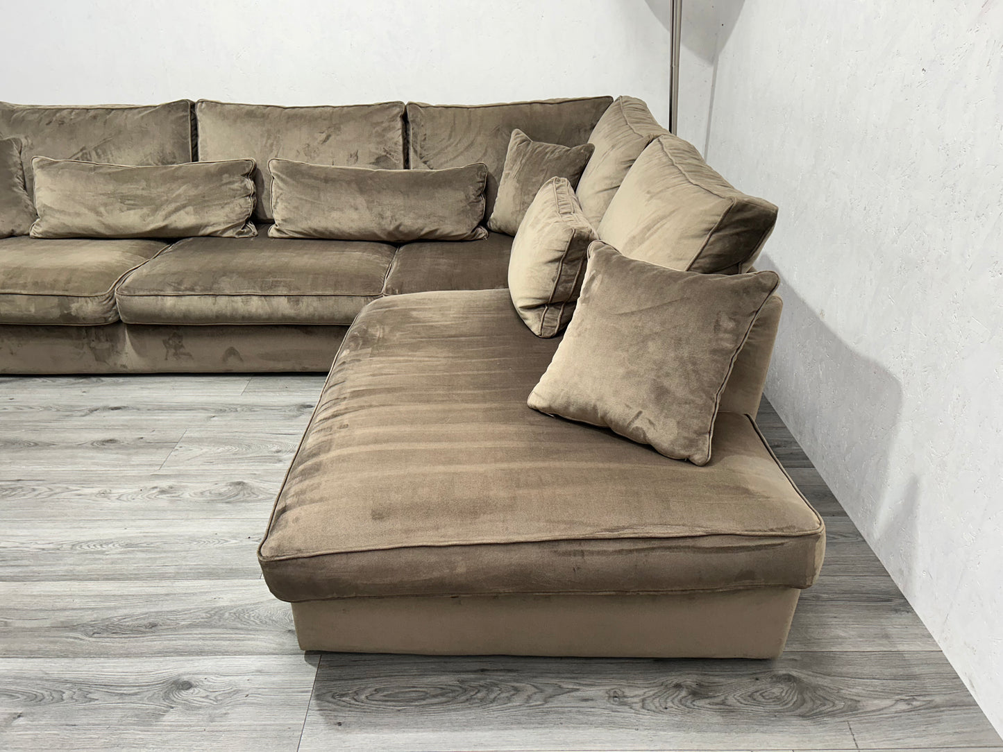 !Showroom Model! Bruine Velvet Hoekbank