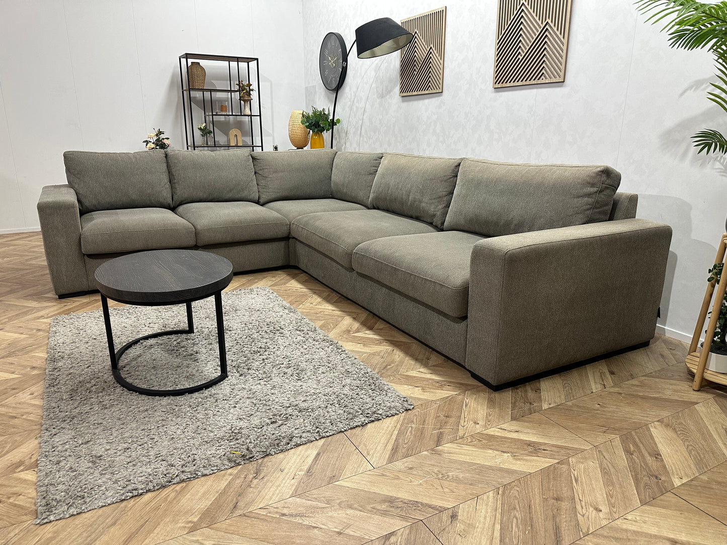 UrbanSofa Ruime Grijze Hoekbank ~ Losse Kussens Met Afneembare Hoezen