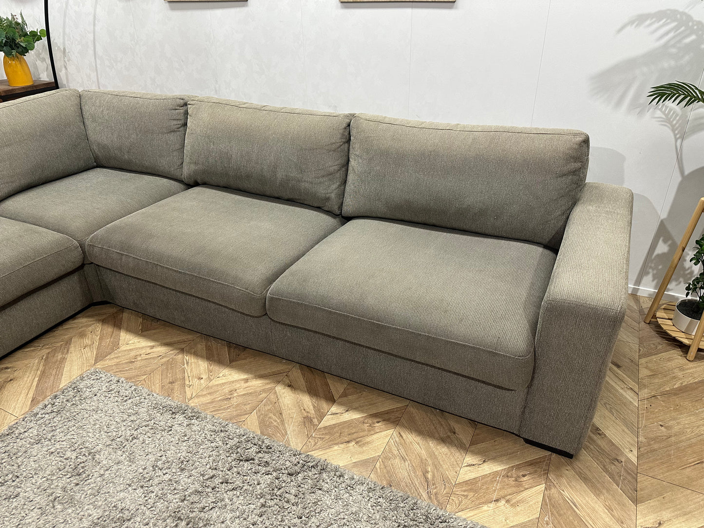 UrbanSofa Ruime Grijze Hoekbank ~ Losse Kussens Met Afneembare Hoezen