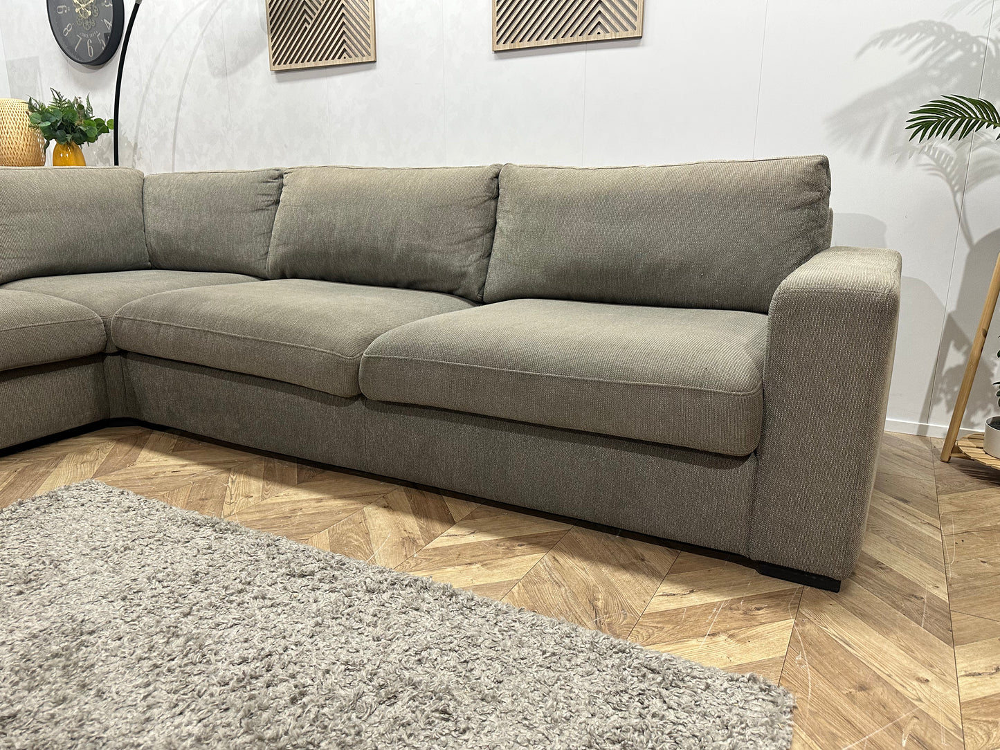 UrbanSofa Ruime Grijze Hoekbank ~ Losse Kussens Met Afneembare Hoezen