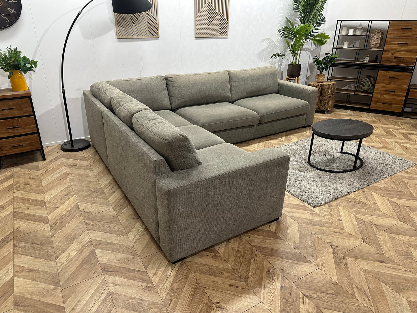 UrbanSofa Ruime Grijze Hoekbank ~ Losse Kussens Met Afneembare Hoezen