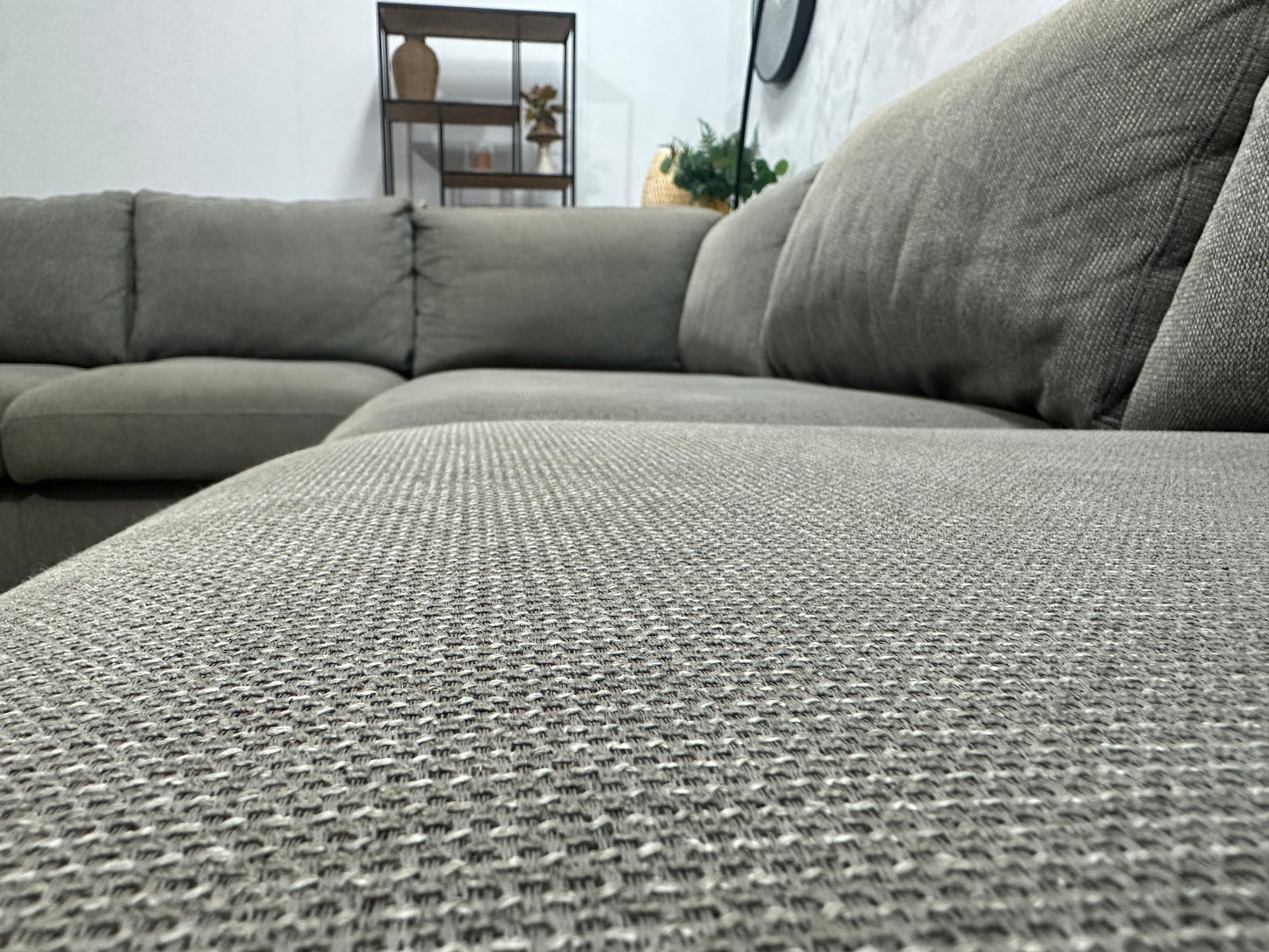 UrbanSofa Ruime Grijze Hoekbank ~ Losse Kussens Met Afneembare Hoezen