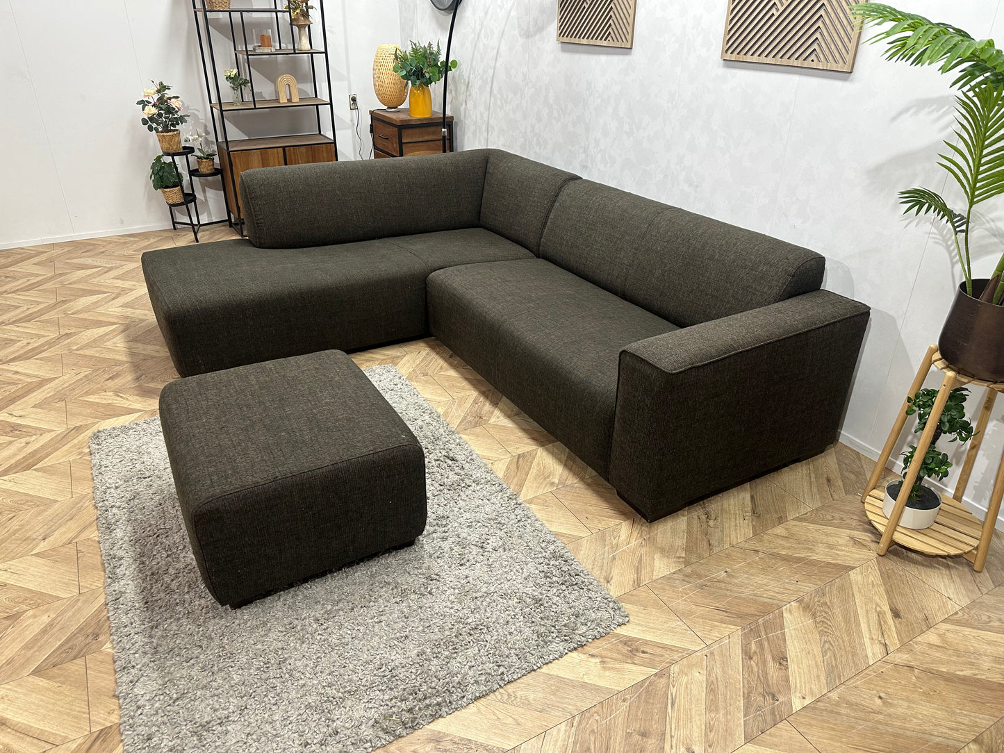 Bruine Hoekbank Inc. Hocker ~ Vaste Kussens