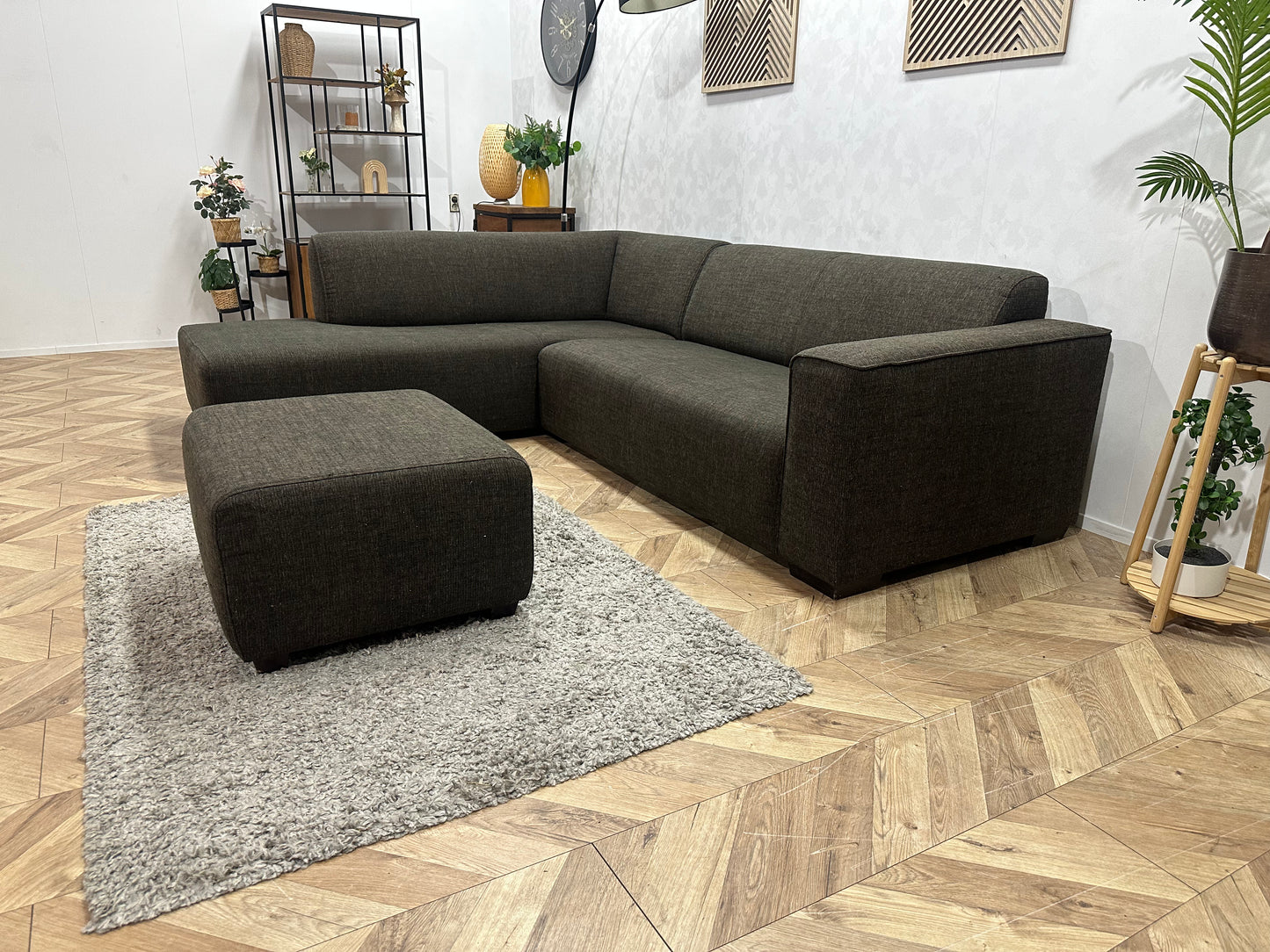 Bruine Hoekbank Inc. Hocker ~ Vaste Kussens