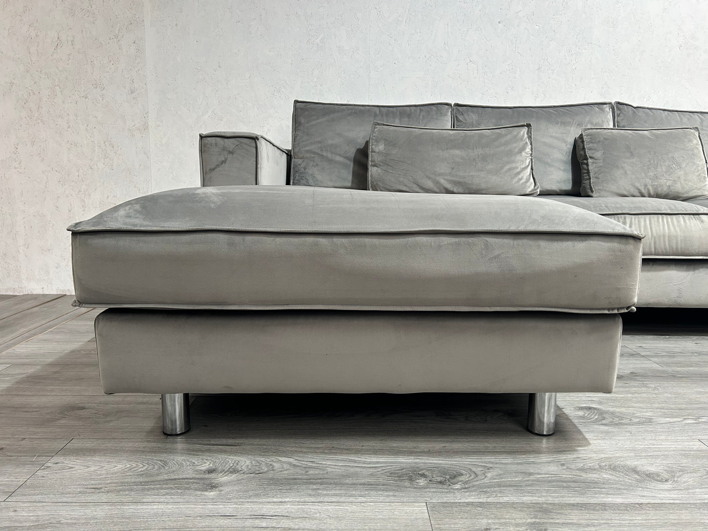 !Showroom model! Licht Grijze Velvet U bank