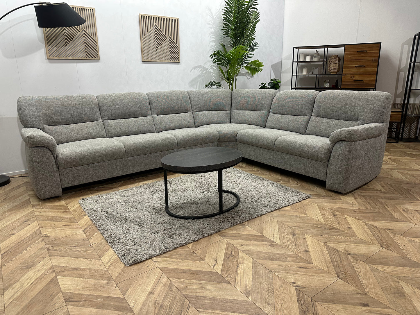 Licht Grijze Hoekbank ~ Vaste Kussens