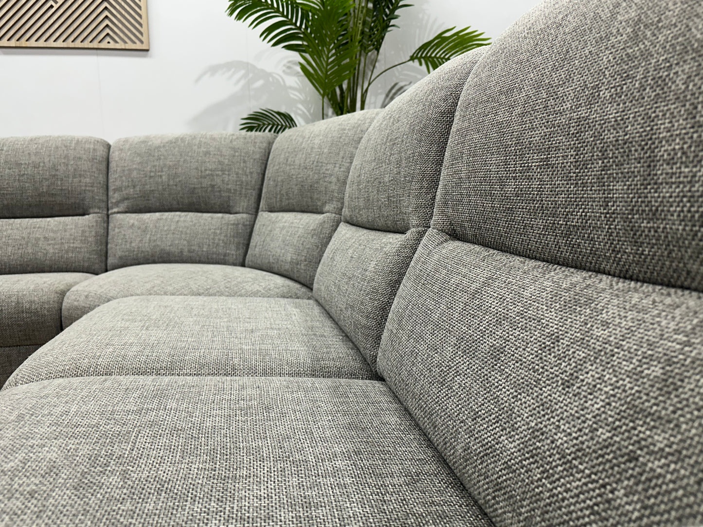 Licht Grijze Hoekbank ~ Vaste Kussens