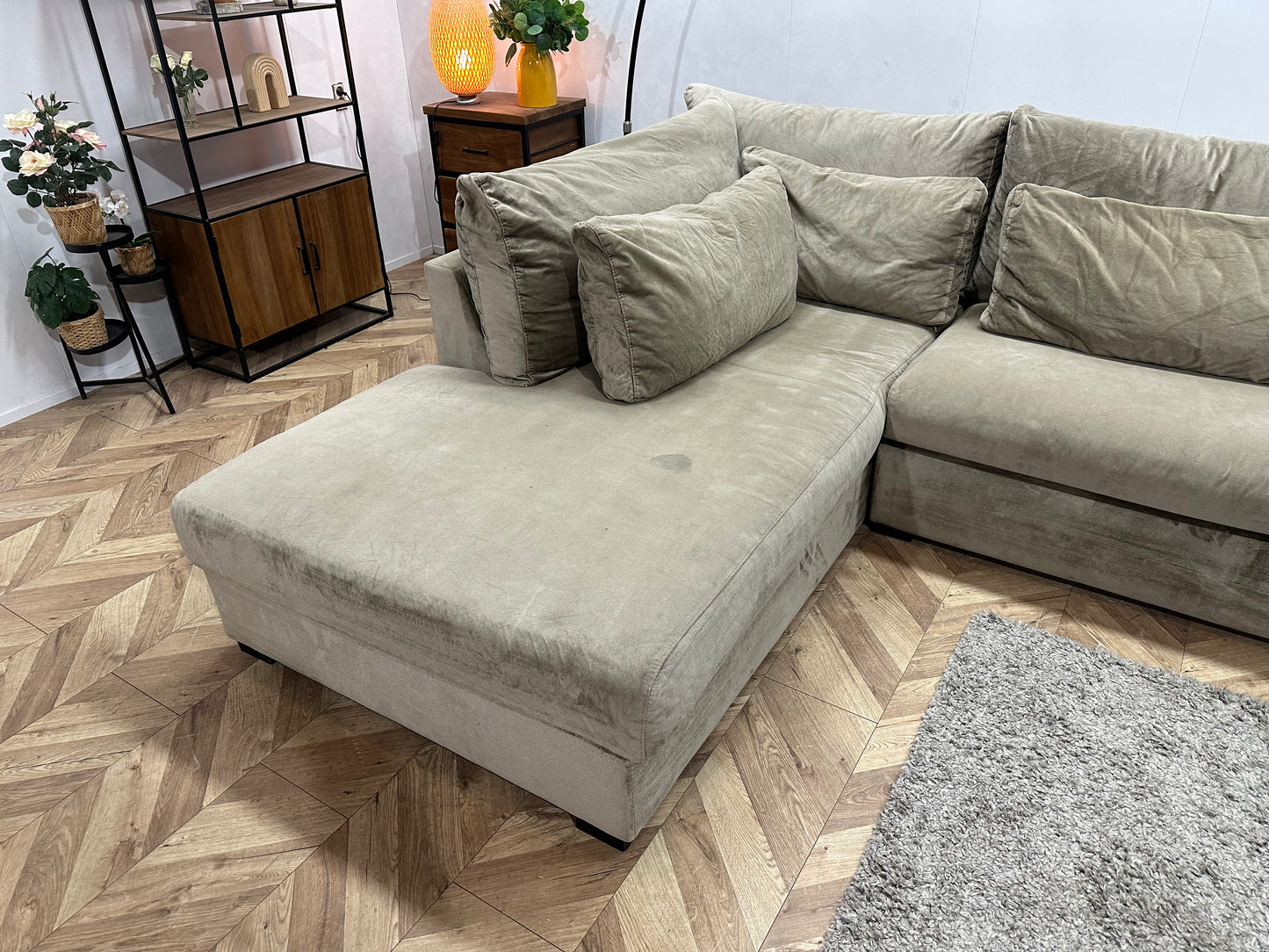 Beige Velvet Hoekbank ~ Losse Kussens Met Afneembare Hoezen