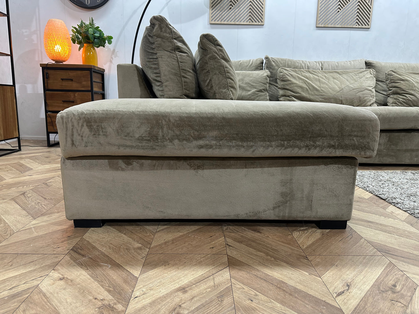 Beige Velvet Hoekbank ~ Losse Kussens Met Afneembare Hoezen