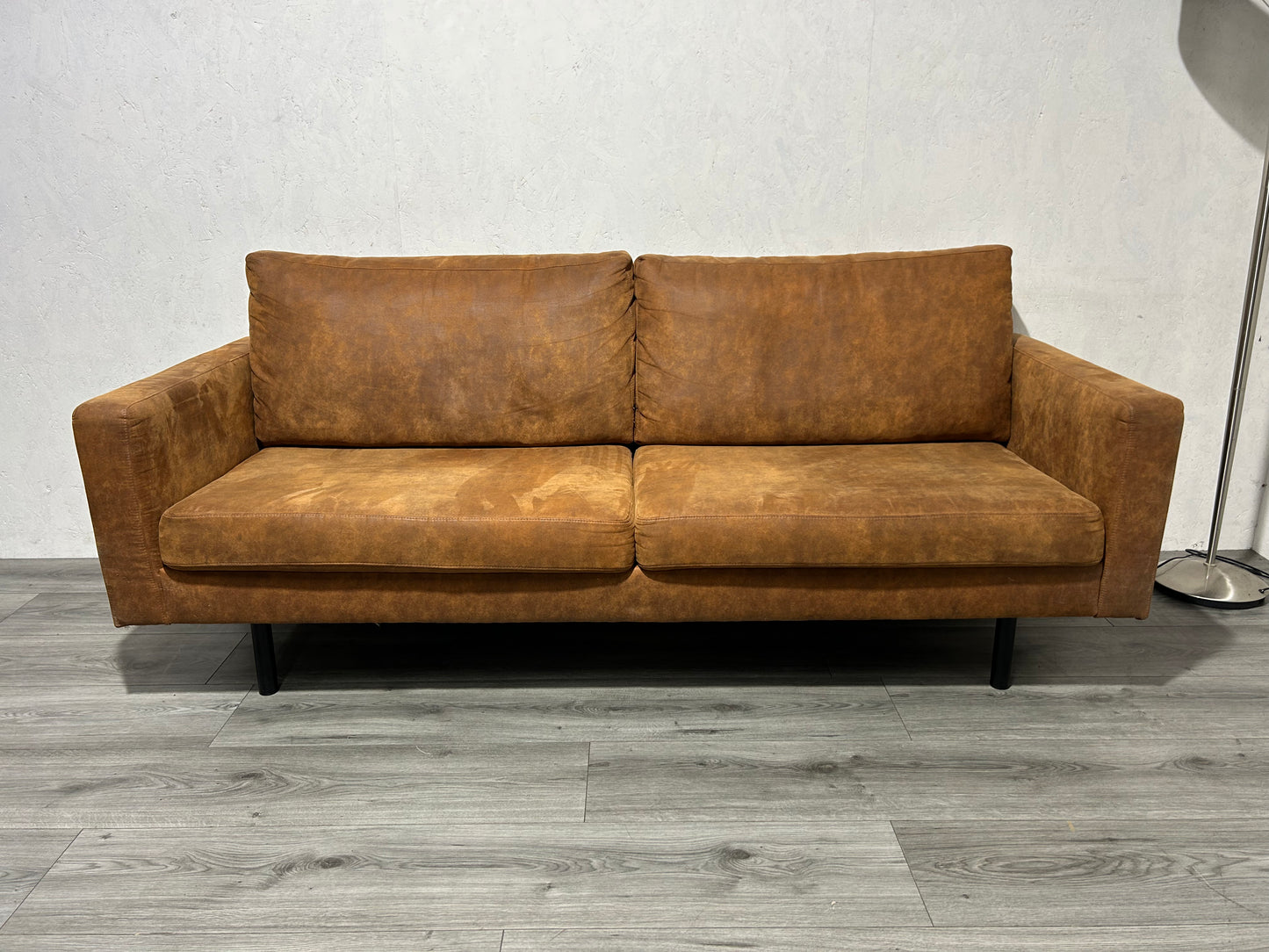 Cognac Bruine Suéde Leren 2-Zits Bank ~ Nieuwstaat