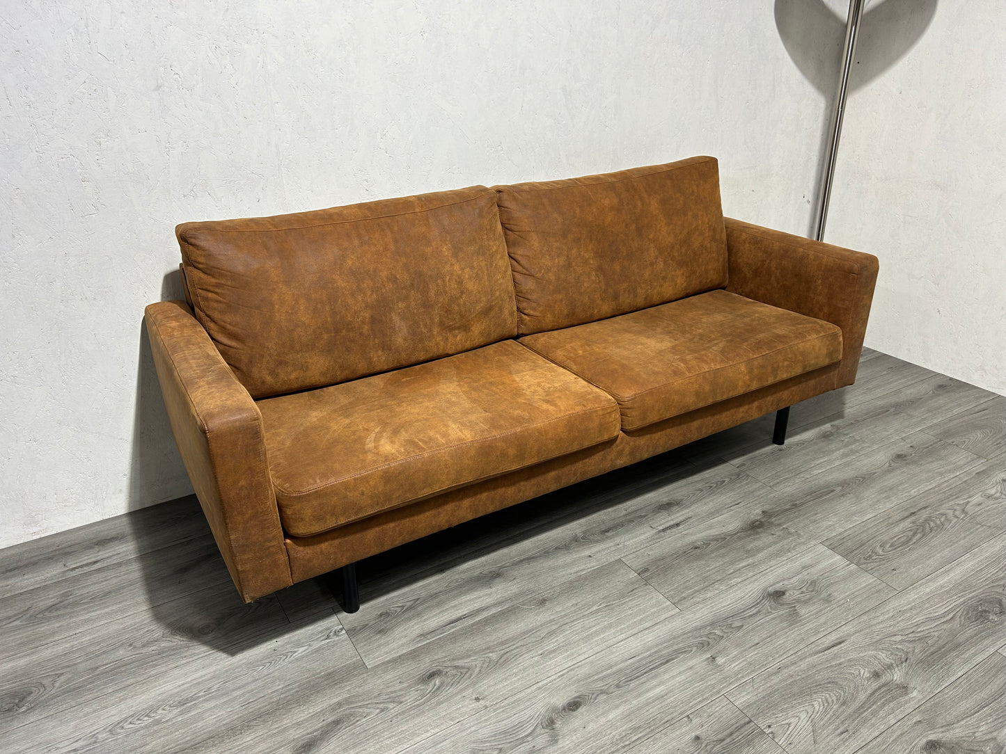 Cognac Bruine Suéde Leren 2-Zits Bank ~ Nieuwstaat