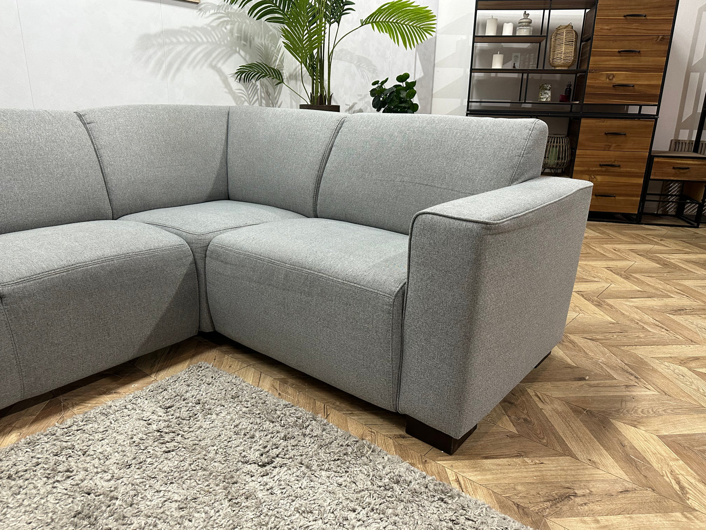 Grijze Hoekbank ~ Vaste Kussens