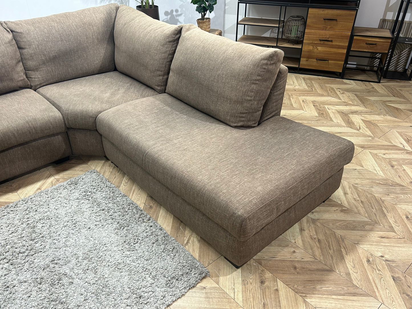 Licht Bruine Hoekbank ~ Losse Rugkussens Met Afneembare Hoezen