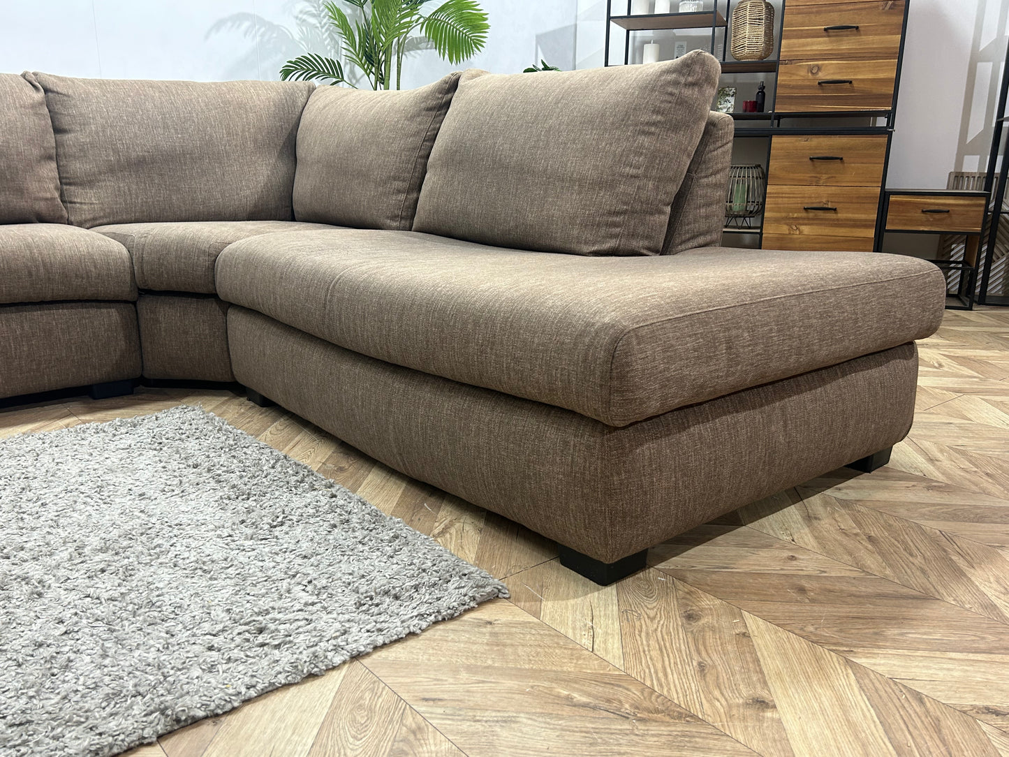 Licht Bruine Hoekbank ~ Losse Rugkussens Met Afneembare Hoezen