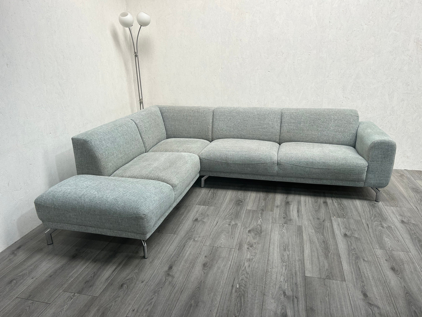 Licht Grijze Hoekbank ~ Vaste Kussens - Banken Bazaar