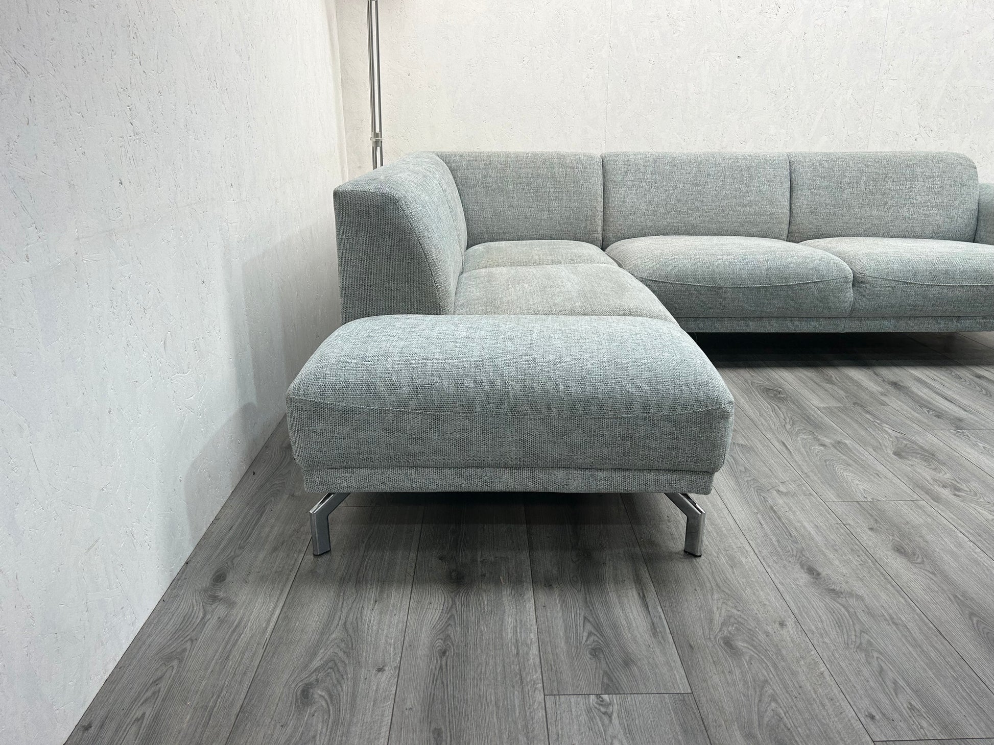 Licht Grijze Hoekbank ~ Vaste Kussens - Banken Bazaar