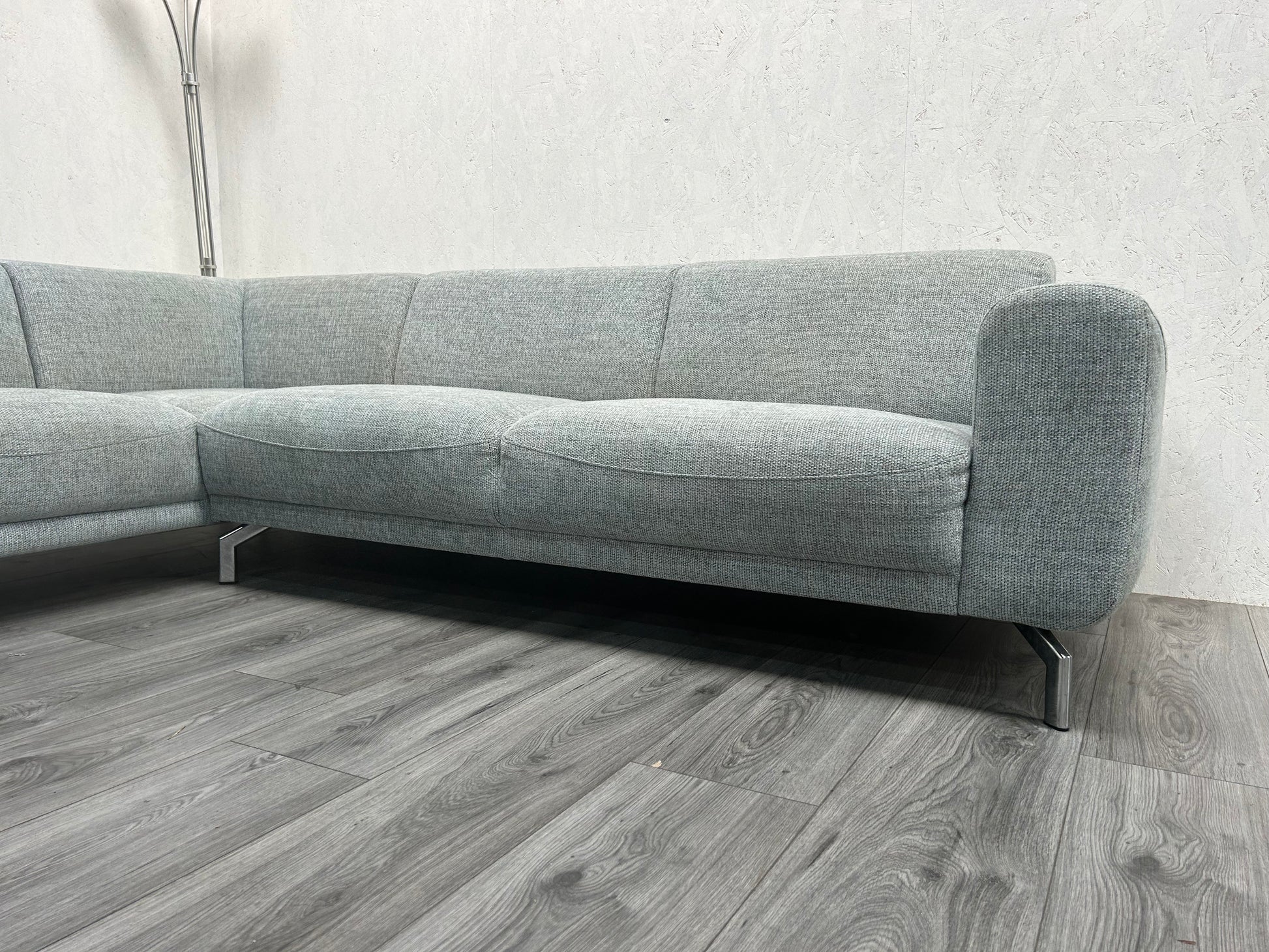 Licht Grijze Hoekbank ~ Vaste Kussens - Banken Bazaar