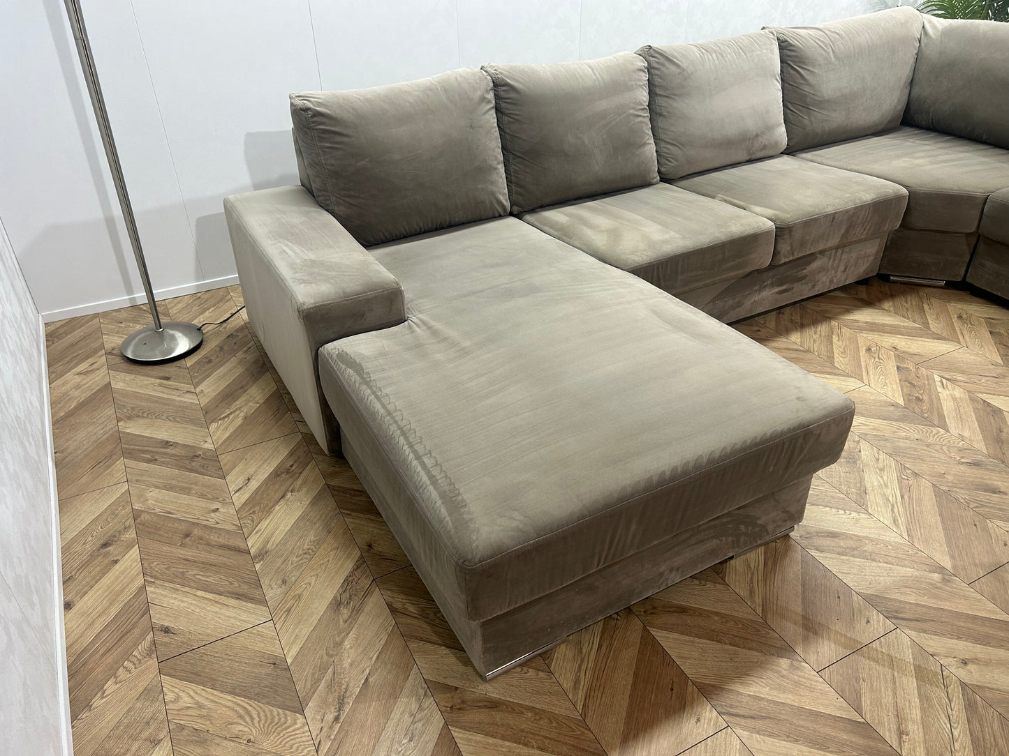 Beige Velvet U Bank ~ Losse Rugkussens Met Afneembare Hoezen