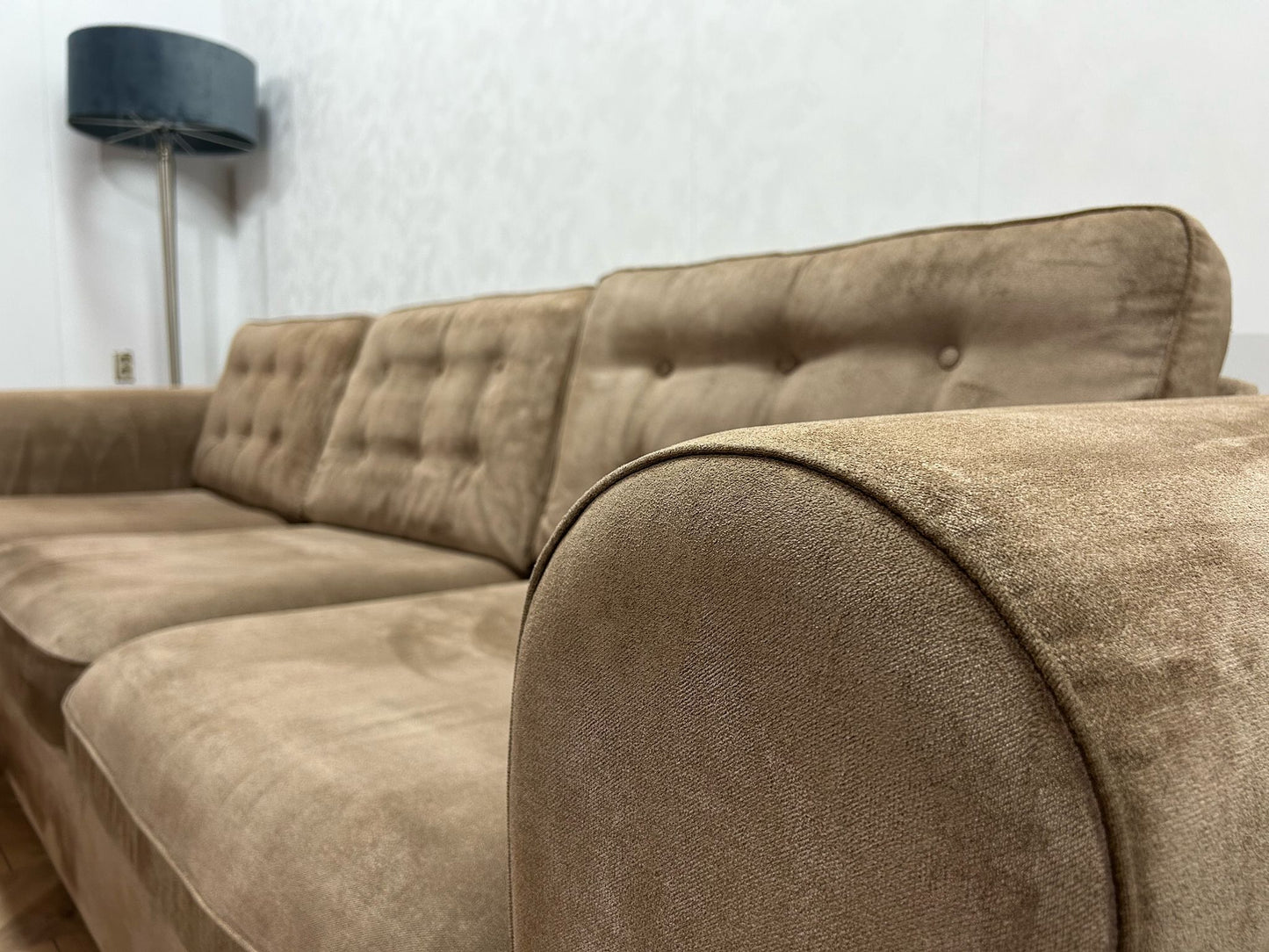 Beige Velvet Hoekbank ~ Losse Kussens Met Afneembare Hoezen