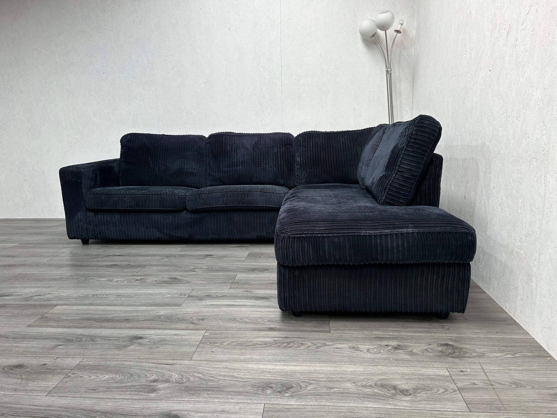 Donker Blauwe Ribstof Hoekbank ~ Nieuwstaat - Banken Bazaar