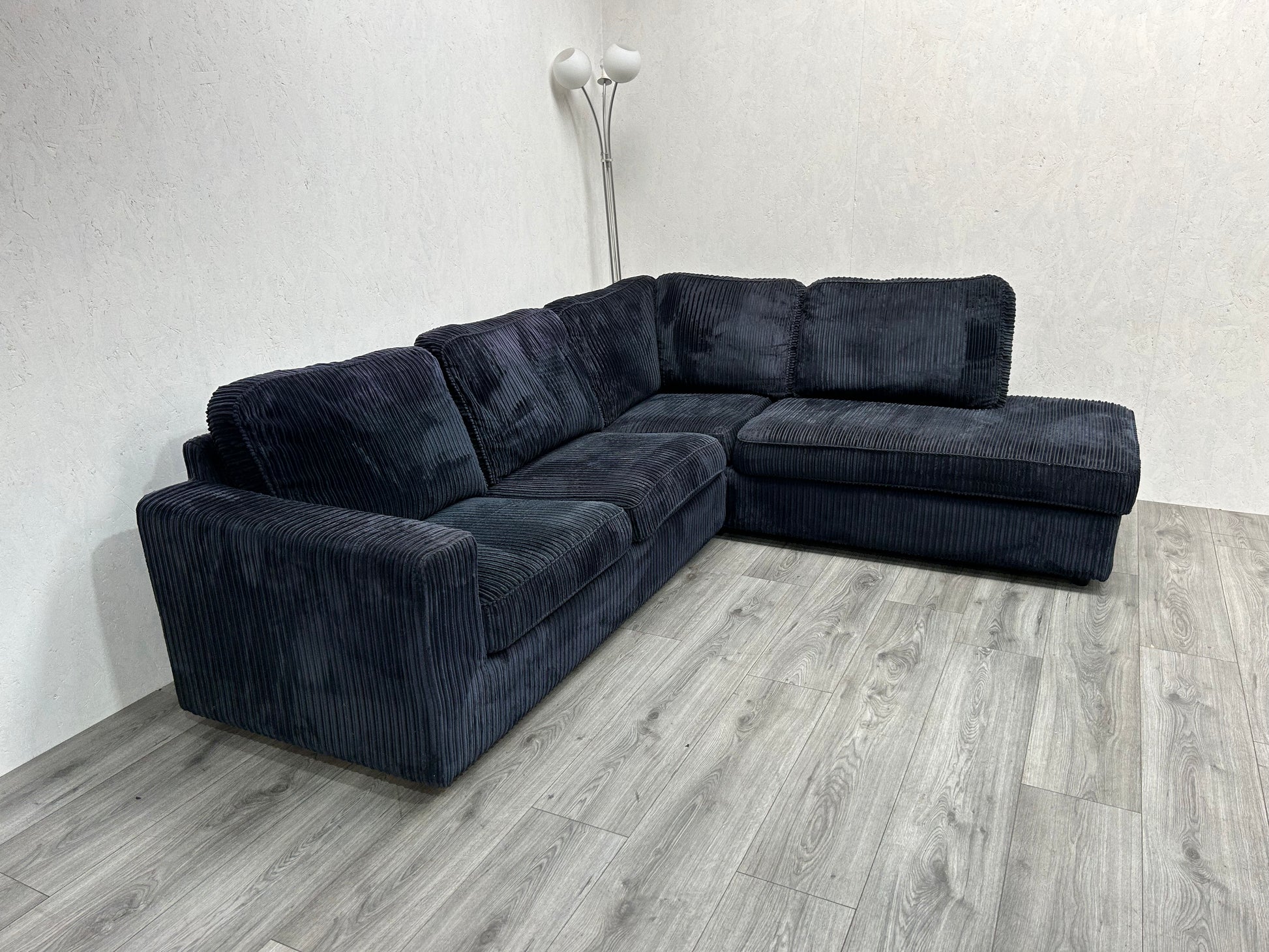 Donker Blauwe Ribstof Hoekbank ~ Nieuwstaat - Banken Bazaar