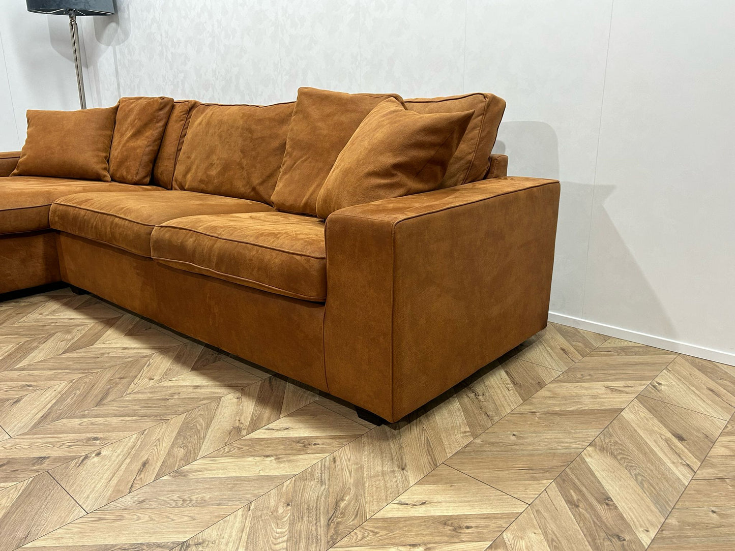 Trendhopper Cognac Bruine Suède Stof Hoekbank ~ Nieuwstaat