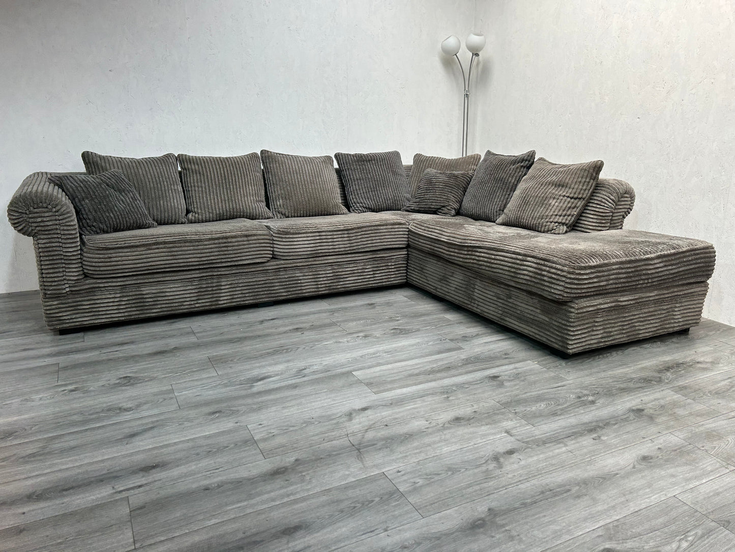 Antraciet Ribstof Hoekbank ~ Losse Kussens Met Afneembare Hoezen - Banken Bazaar