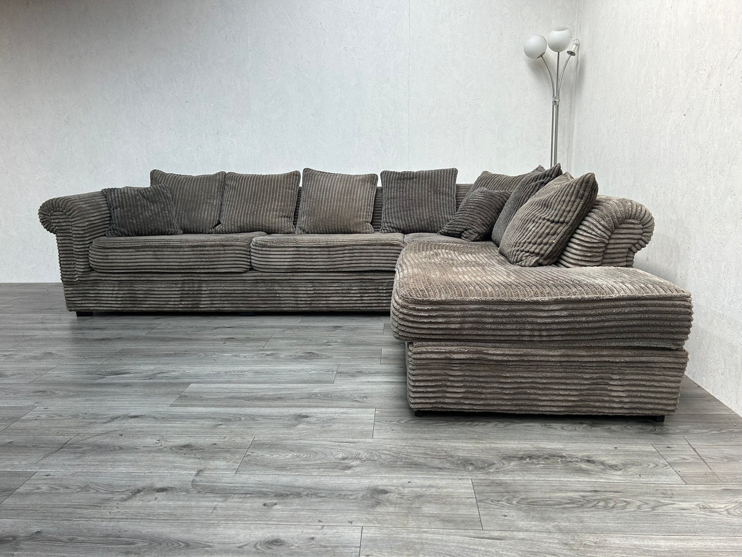 Antraciet Ribstof Hoekbank ~ Losse Kussens Met Afneembare Hoezen - Banken Bazaar