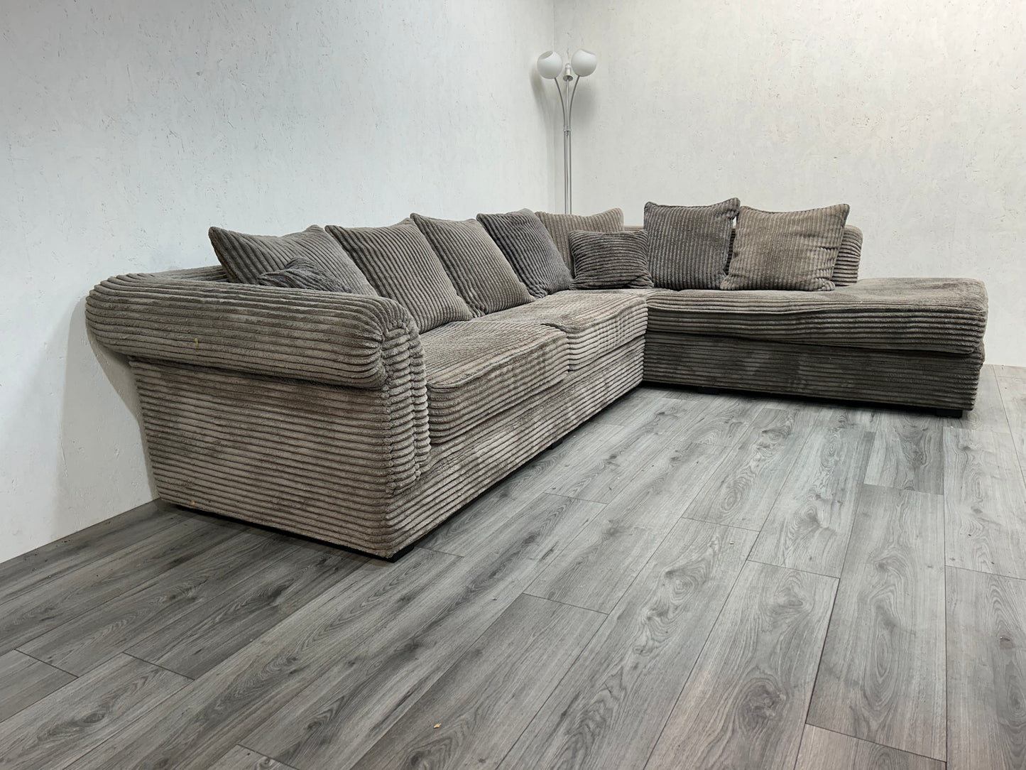 Antraciet Ribstof Hoekbank ~ Losse Kussens Met Afneembare Hoezen - Banken Bazaar