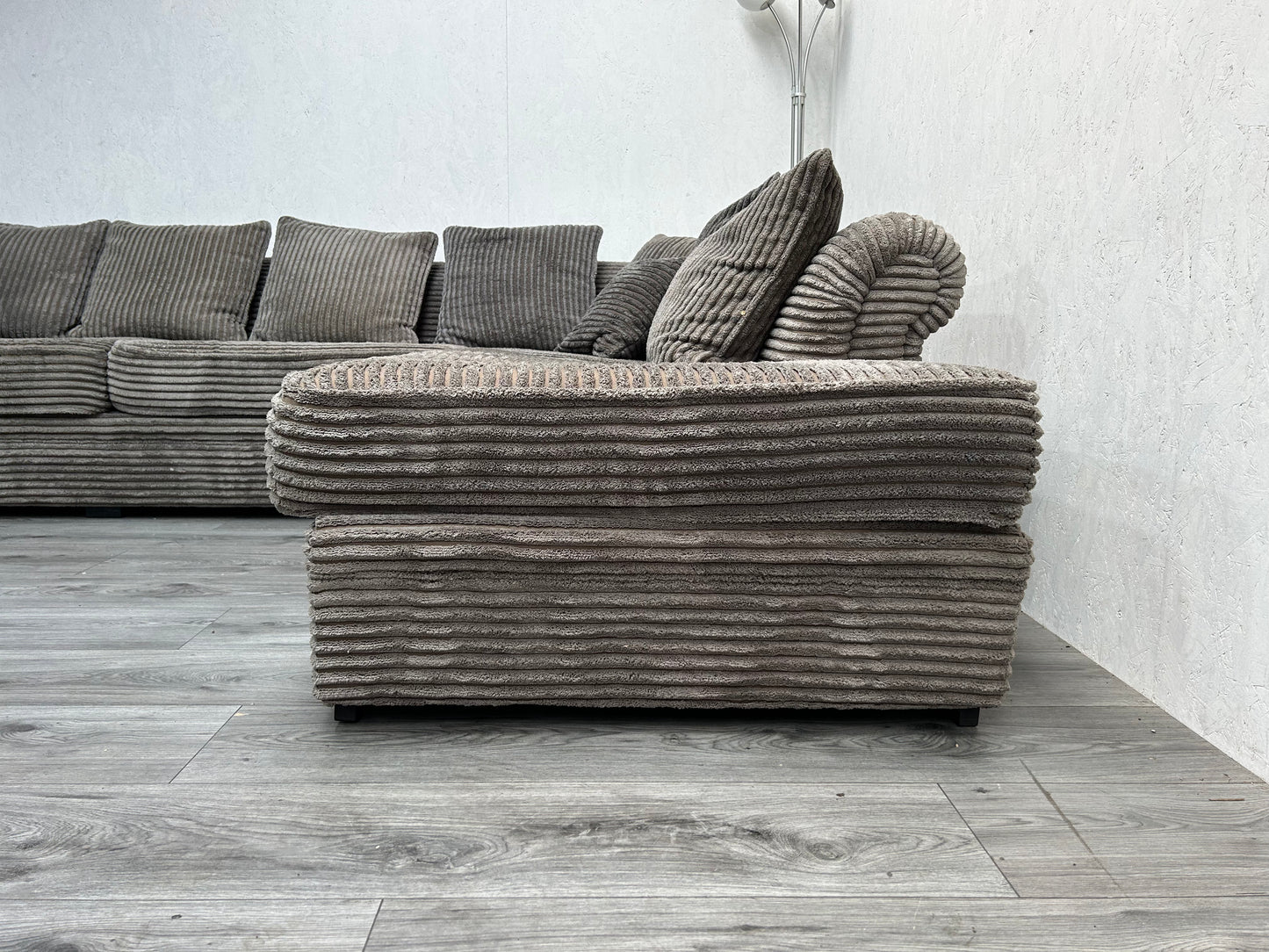 Antraciet Ribstof Hoekbank ~ Losse Kussens Met Afneembare Hoezen - Banken Bazaar