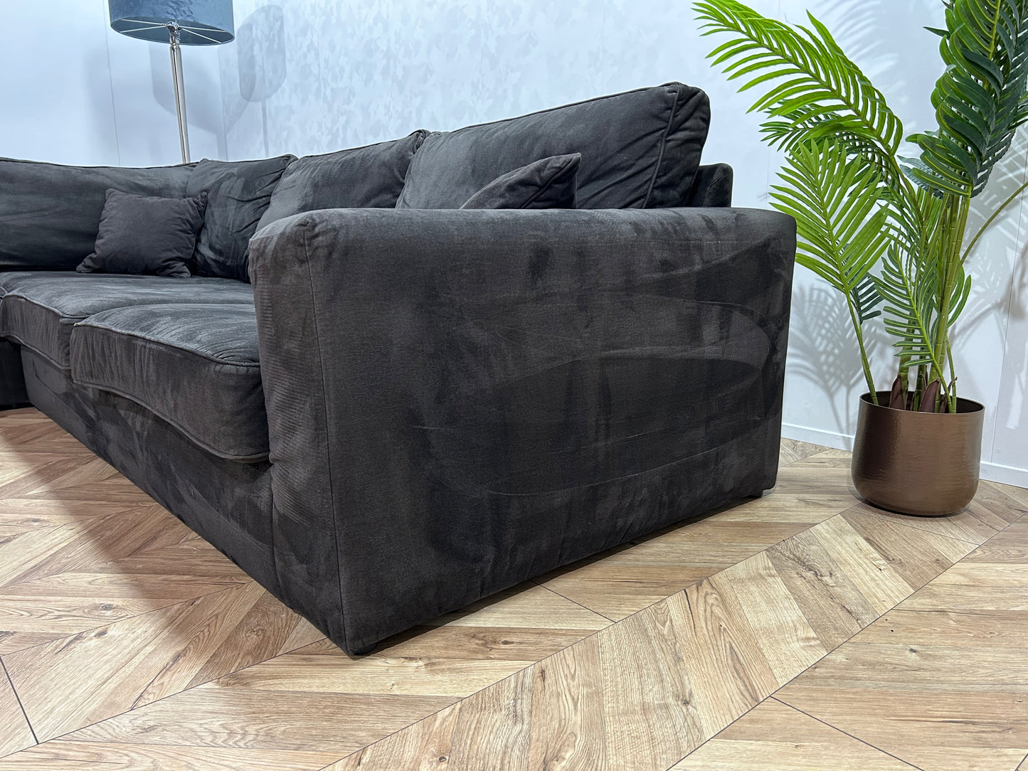 Grijze Velvet Hoekbank ~ Losse Kussens Met Afneembare Hoezen